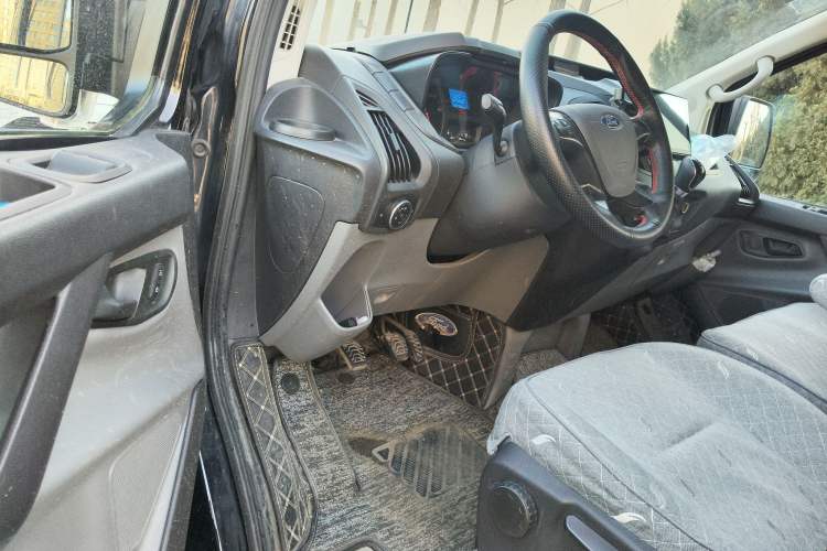 Used Ford Transit 2019 2.0T Diesel Multi-Purpose Commercial Vehicle Short Wheelbase Low Roof 6-Seater China VI Standard Driver Seat