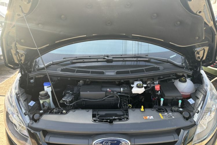 Used Ford Transit 2019 2.0T Diesel Multi-Purpose Commercial Vehicle Mid-Drive Mid-Roof 6-Seater China VI Standard Engine Bay