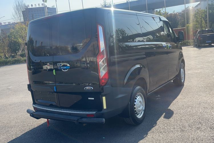 Used Ford Transit 2019 2.0T Gasoline Automatic Multi-Function Commercial Vehicle Short Wheelbase Low Roof 6-Seater China VI Standard Exterior 3