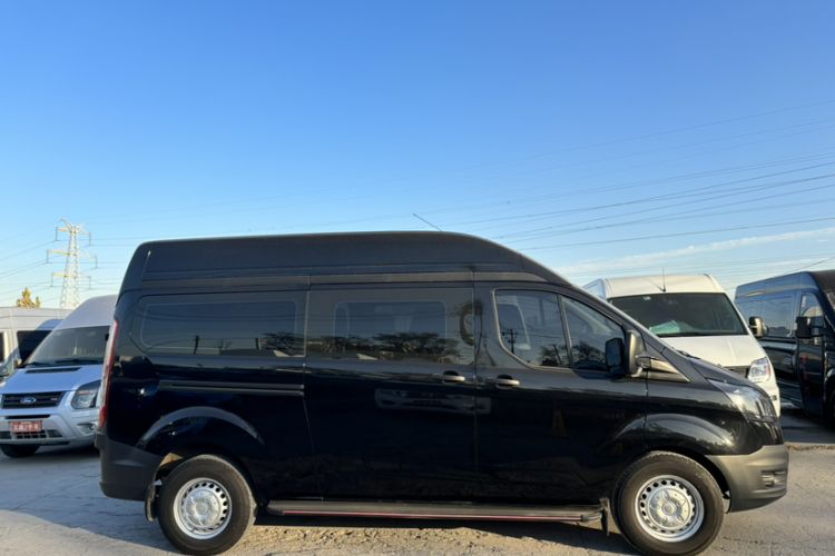 Used Ford Transit 2019 2.0T Diesel Multi-Purpose Commercial Vehicle Mid-Drive Mid-Roof 6-Seater China VI Standard Exterior 3