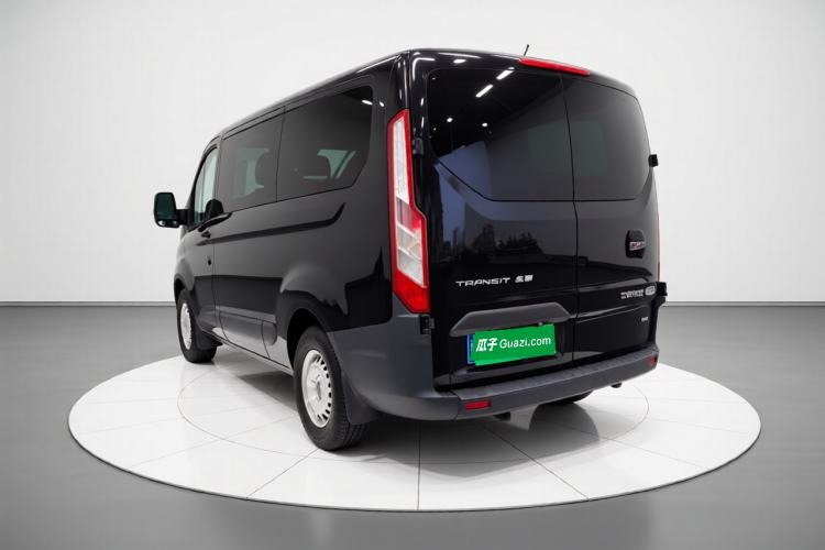 Used Ford Transit 2019 2.0T Diesel Multi-Purpose Commercial Vehicle Short Wheelbase Low Roof 6-Seater China VI Standard Exterior 3