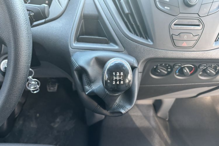 Used Ford Transit 2019 2.0T Diesel Multi-Purpose Commercial Vehicle Mid-Drive Mid-Roof 6-Seater China VI Standard Gear Lever