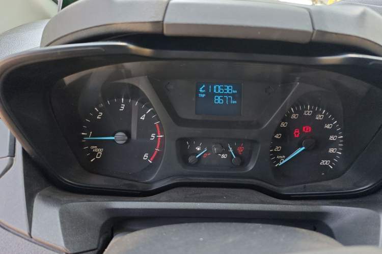 Used Ford Transit 2019 2.0T Diesel Multi-Purpose Commercial Vehicle Short Wheelbase Low Roof 6-Seater China VI Standard Instrument Cluster