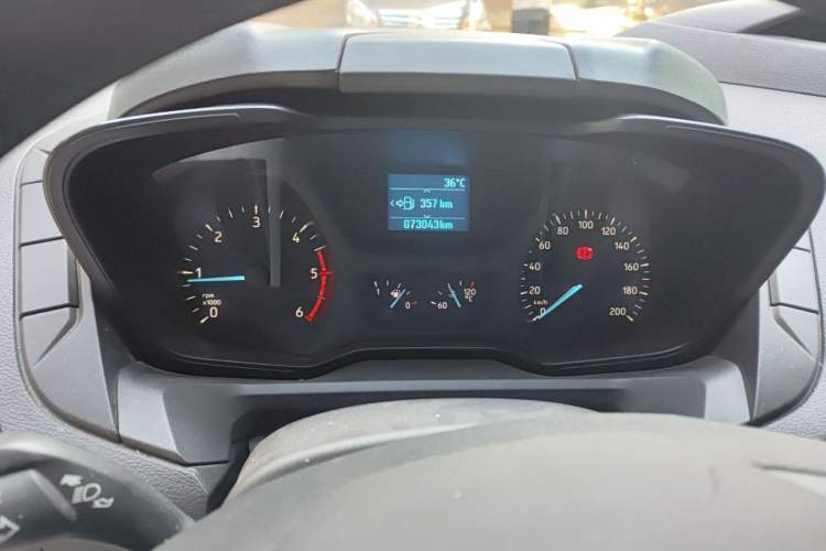 Used Ford Transit 2019 2.0T Diesel Multi-Purpose Commercial Vehicle Short Wheelbase Low Roof 6-Seater China VI Standard Instrument Cluster