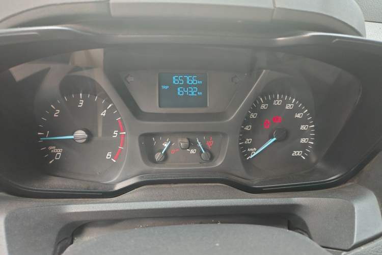 Used Ford Transit 2019 2.0T Diesel Commercial & Travel Short Wheelbase Low-Roof 7-Seater China VI Standard Instrument Cluster