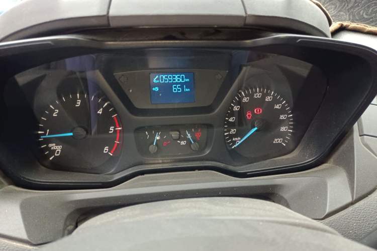 Used Ford Transit 2019 2.0T Diesel Multi-Purpose Commercial Vehicle Mid-Drive Mid-Roof 6-Seater China VI Standard Instrument Cluster