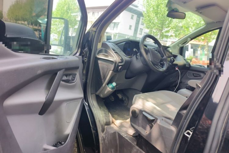 Used Ford Transit 2019 2.0T Diesel Multi-Purpose Commercial Vehicle Short Wheelbase Low Roof 6-Seater China VI Standard Interior 3
