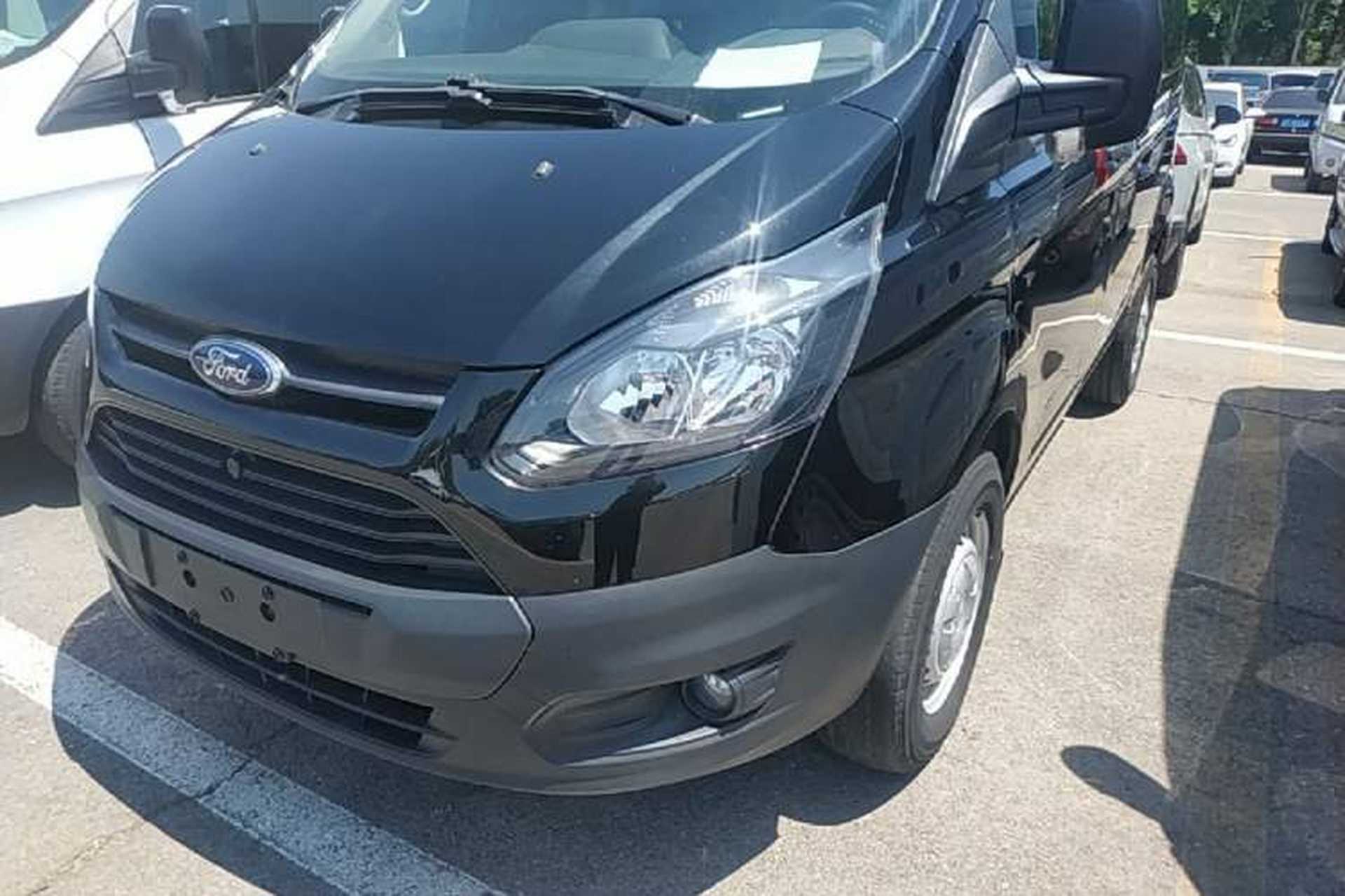 Used Ford Transit 2019 2.0T Diesel Multi-Purpose Commercial Vehicle Short Wheelbase Low Roof 6-Seater China VI Standard Left Front Headlight