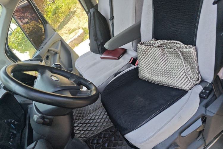 Used Ford Transit 2019 2.0T Diesel Multi-Purpose Commercial Vehicle Short Wheelbase Low Roof 6-Seater China VI Standard Left Front Seat