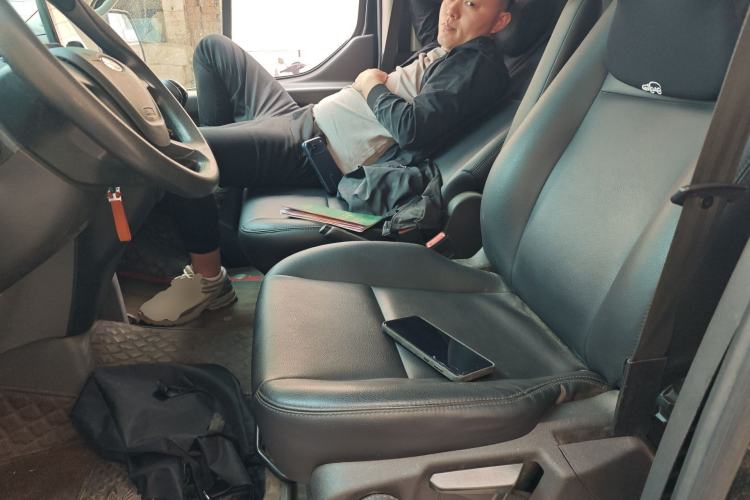 Used Ford Transit 2019 2.0T Diesel Multi-Purpose Commercial Vehicle Mid-Drive Mid-Roof 6-Seater China VI Standard Left Front Seat