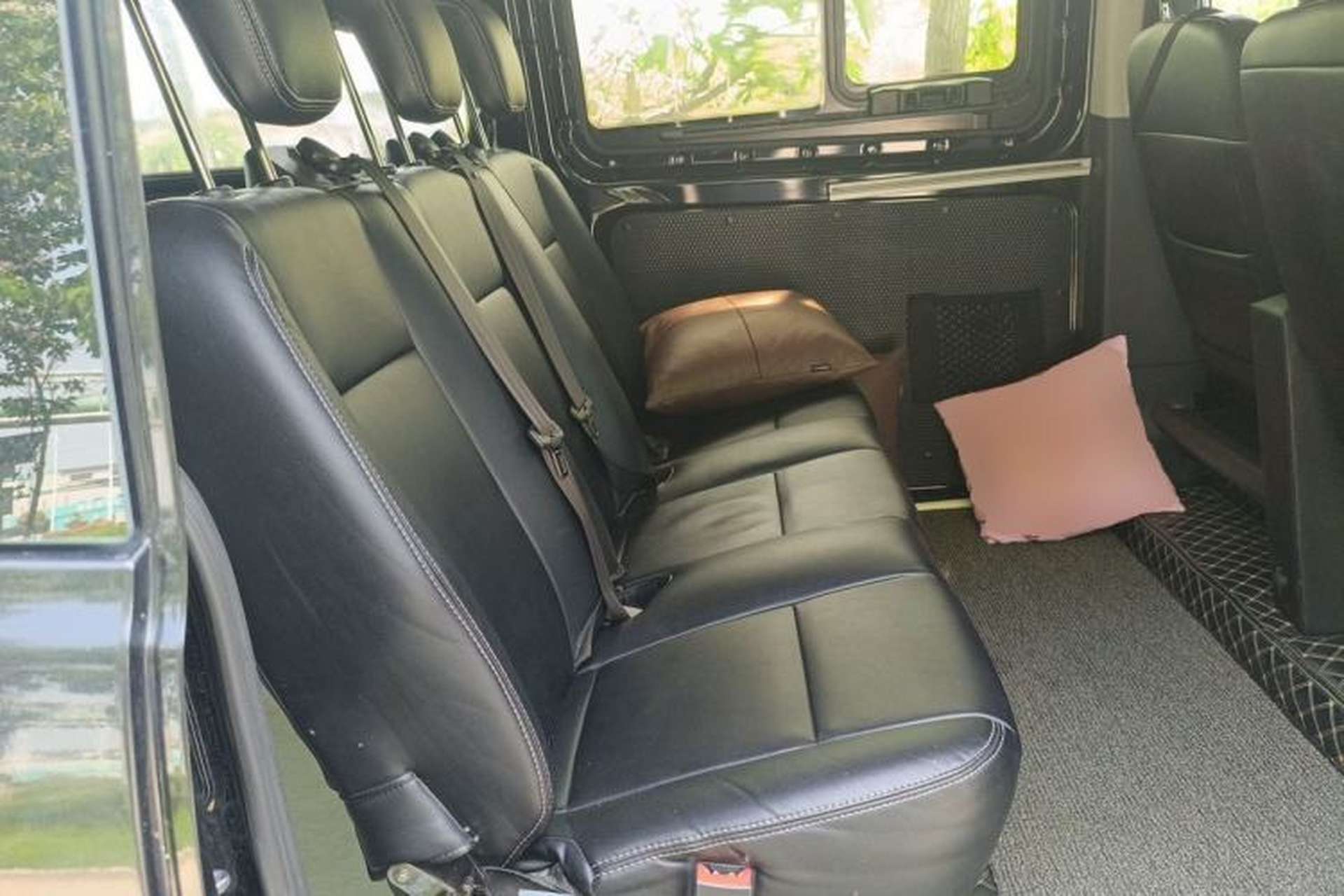 Used Ford Transit 2019 2.0T Diesel Multi-Purpose Commercial Vehicle Short Wheelbase Low Roof 6-Seater China VI Standard Left Rear Seat
