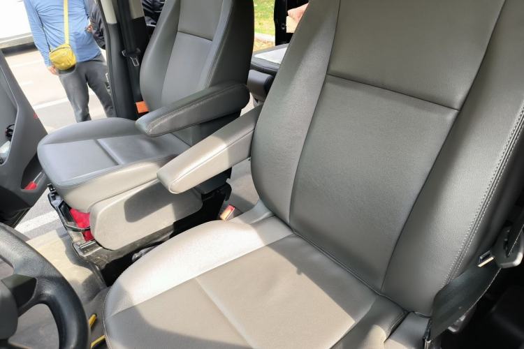 Used Ford Transit 2019 2.0T Gasoline Automatic Multi-Function Commercial Vehicle Mid-Roof 6-Seater China VI Standard Left Rear Seat