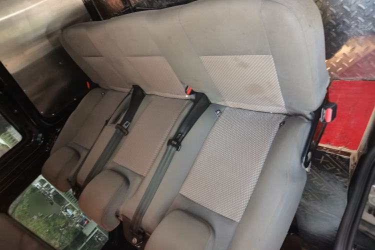 Used Ford Transit 2019 2.0T Diesel Multi-Purpose Commercial Vehicle Short Wheelbase Low Roof 6-Seater China VI Standard Left Rear Seat