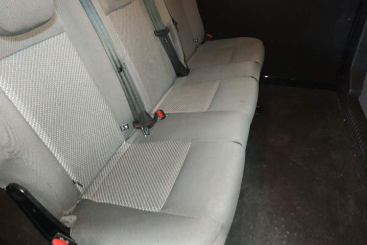 Used Ford Transit 2019 2.0T Diesel Multi-Purpose Commercial Vehicle Short Wheelbase Low Roof 6-Seater China VI Standard Left Rear Seat
