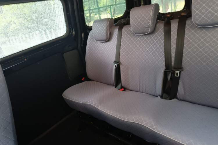 Used Ford Transit 2019 2.0T Diesel Multi-Purpose Commercial Vehicle Short Wheelbase Low Roof 6-Seater China VI Standard Left Rear Seat