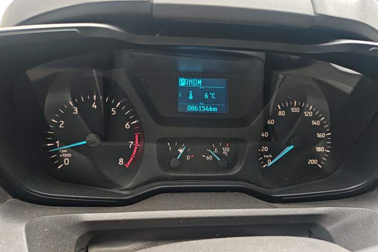 Used Ford Transit 2019 2.0T Gasoline Automatic Multi-Function Commercial Vehicle Short Wheelbase Low Roof 6-Seater China VI Standard Odometer Close Up