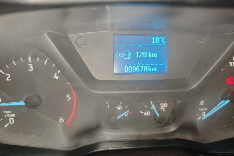 Used Ford Transit 2019 2.0T Diesel Multi-Purpose Commercial Vehicle Short Wheelbase Low Roof 6-Seater China VI Standard Odometer Close Up