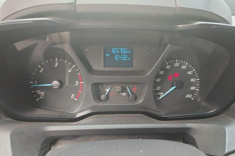 Used Ford Transit 2019 2.0T Diesel Commercial & Travel Short Wheelbase Low-Roof 7-Seater China VI Standard Odometer Close Up
