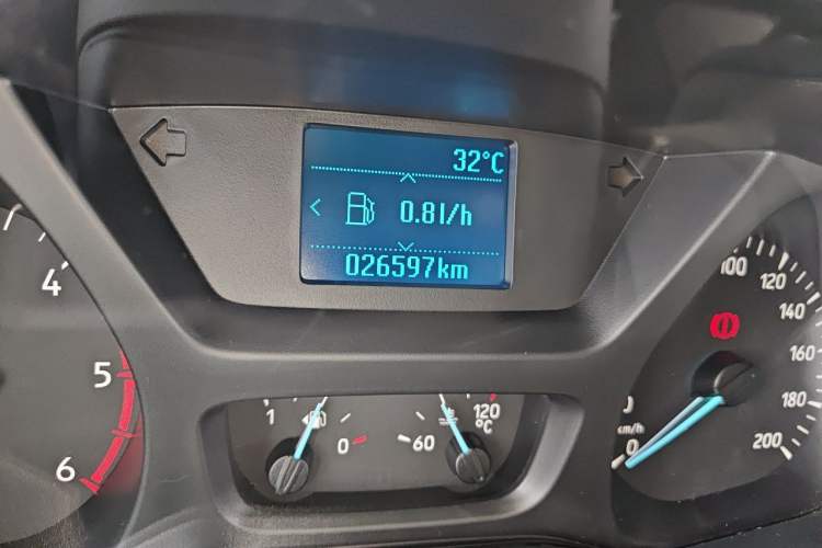 Used Ford Transit 2019 2.0T Diesel Commercial & Travel Short Wheelbase Low-Roof 7-Seater China VI Standard Odometer Close Up