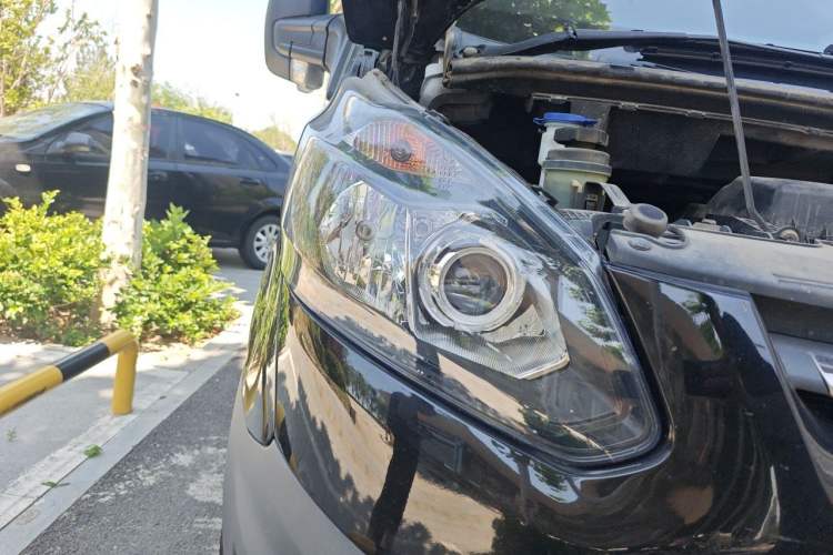 Used Ford Transit 2019 2.0T Diesel Multi-Purpose Commercial Vehicle Short Wheelbase Low Roof 6-Seater China VI Standard Right Front Headlight
