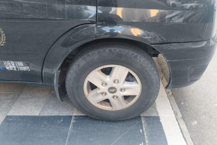 Used Ford Transit  Right Front Wheel Hub