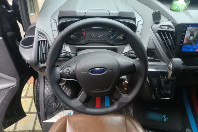 Used Ford Transit 2019 2.0T Gasoline Automatic Multi-Function Commercial Vehicle Mid-Roof 6-Seater China VI Standard Steering Wheel