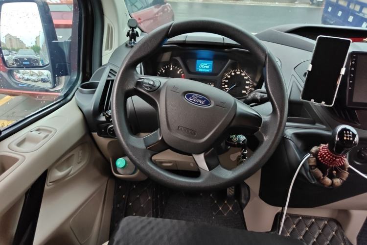 Used Ford Transit 2019 2.0T Diesel Commercial & Travel Short Wheelbase Low-Roof 9-Seater China VI Steering Wheel