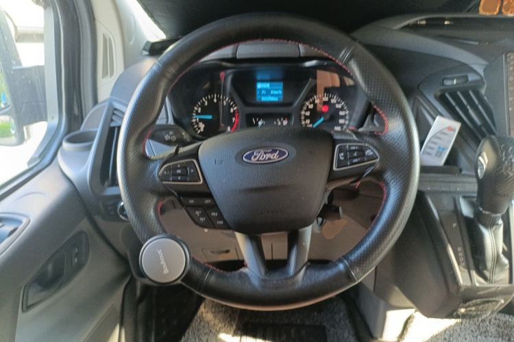 Used Ford Transit 2019 2.0T Gasoline Automatic Multi-Function Commercial Vehicle Short Wheelbase Low Roof 6-Seater China VI Standard Steering Wheel