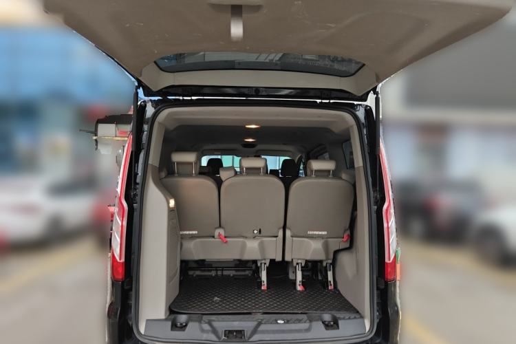 Used Ford Transit 2019 2.0T Diesel Commercial & Travel Short Wheelbase Low-Roof 9-Seater China VI Trunk