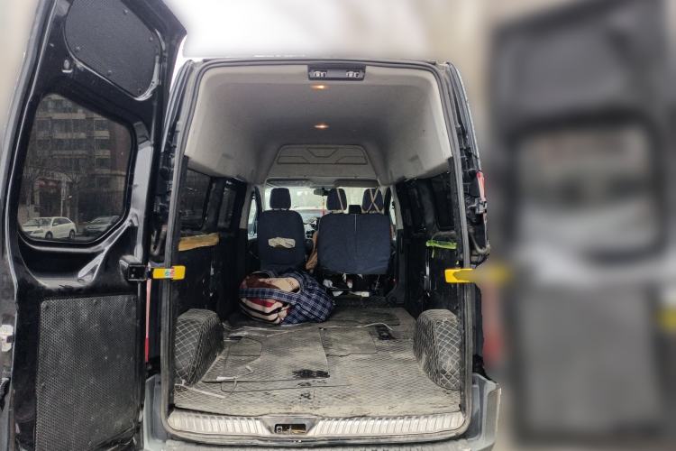 Used Ford Transit 2019 2.0T Diesel Multi-Purpose Commercial Vehicle Mid-Drive Mid-Roof 6-Seater China VI Standard Trunk