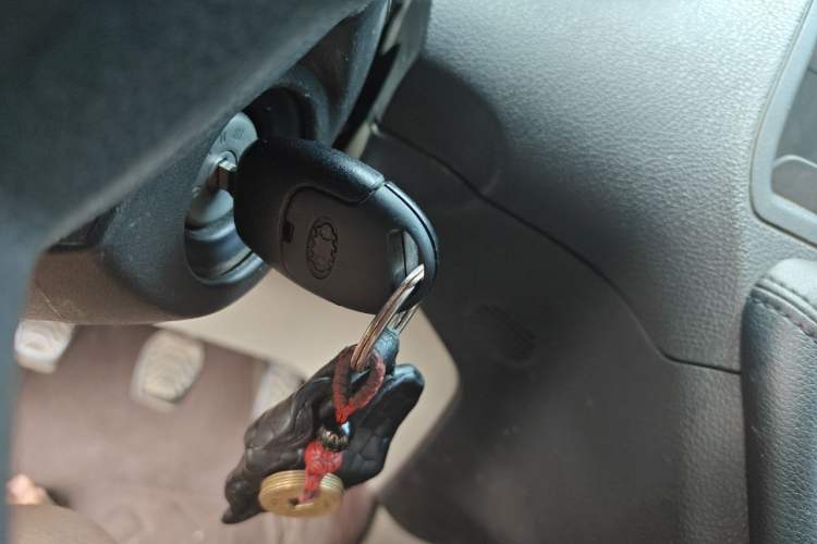 Used Ford Transit 2019 2.0T Diesel Commercial & Travel Short Wheelbase Low-Roof 7-Seater China VI Standard Vehicle Key
