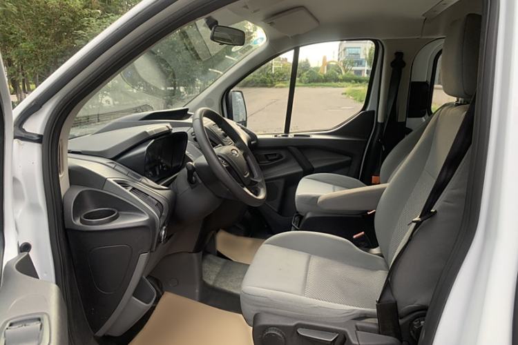 Used Ford Transit 2019 2.0T Gasoline Automatic Multi-Function Commercial Vehicle Mid-Roof 6-Seater China VI Standard Interior 2