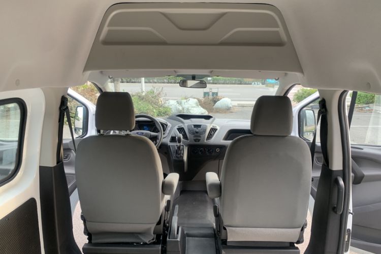 Used Ford Transit 2019 2.0T Gasoline Automatic Multi-Function Commercial Vehicle Mid-Roof 6-Seater China VI Standard Interior 3