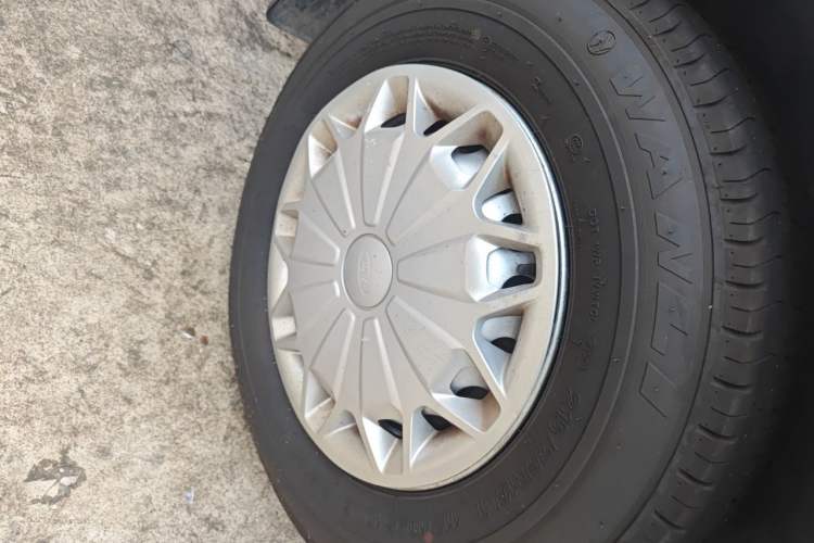 Used Ford Transit  Right Front Wheel Hub