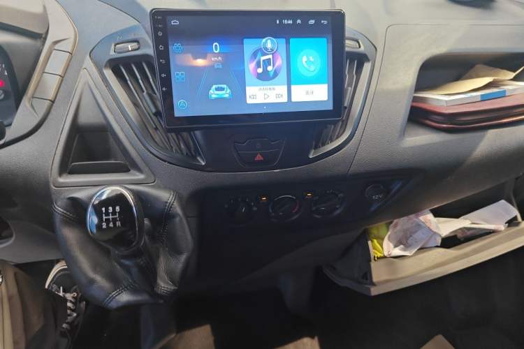 Used Ford Transit 2019 2.0T Diesel Multi-Purpose Commercial Vehicle Mid-Drive Mid-Roof 6-Seater China VI Standard Audio And AC Panel