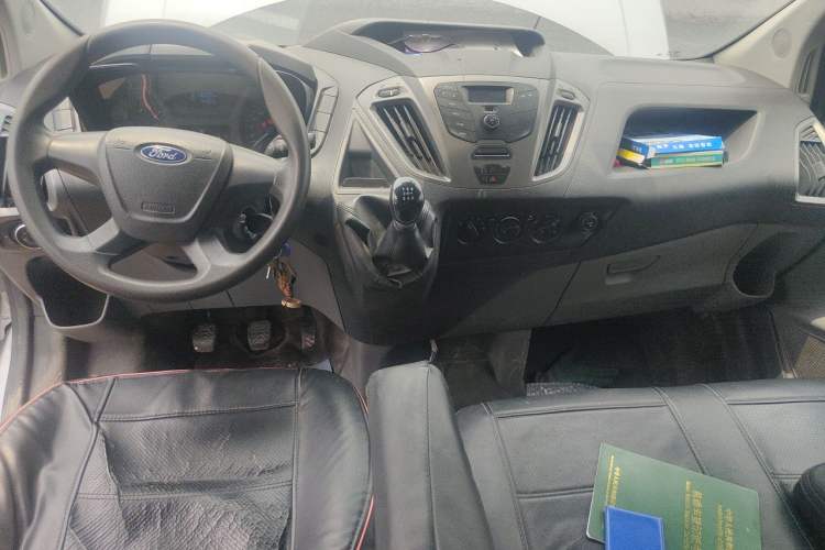 Used Ford Transit 2019 2.0T Diesel Multi-Purpose Commercial Vehicle Short Wheelbase Low Roof 6-Seater China VI Standard Center Console