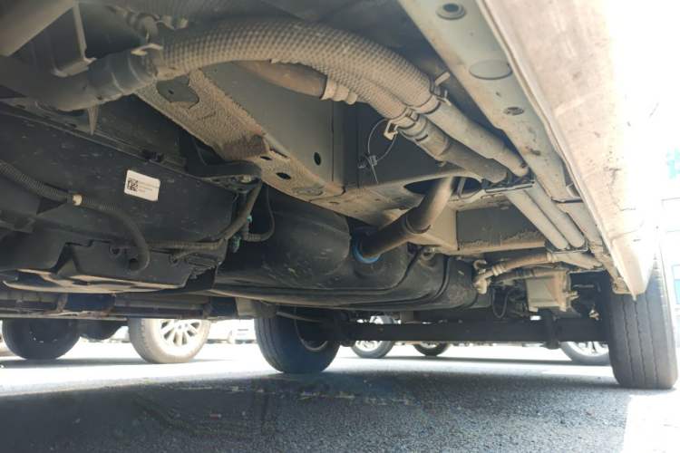 Used Ford Transit 2019 2.0T Diesel Commercial & Travel Short Wheelbase Low-Roof 7-Seater China VI Standard Chassis Front Left