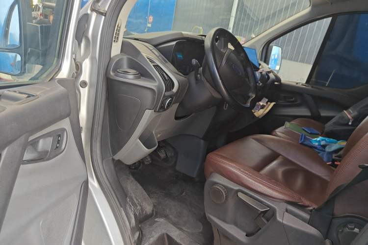 Used Ford Transit 2019 2.0T Diesel Multi-Purpose Commercial Vehicle Mid-Drive Mid-Roof 6-Seater China VI Standard Driver Seat