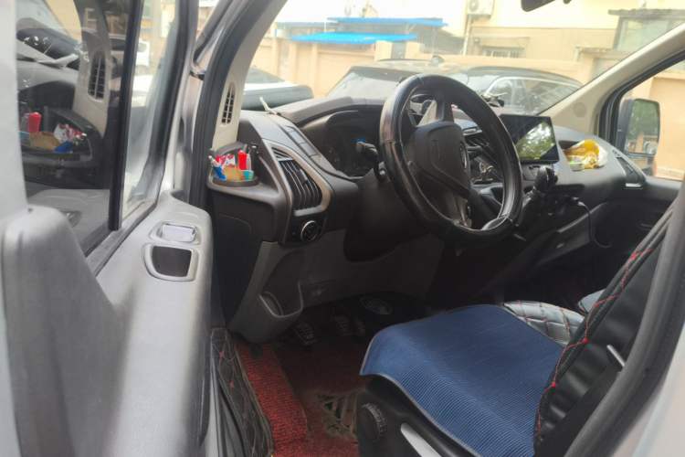 Used Ford Transit 2019 2.0T Diesel Multi-Purpose Commercial Vehicle Short Wheelbase Low Roof 6-Seater China VI Standard Driver Seat