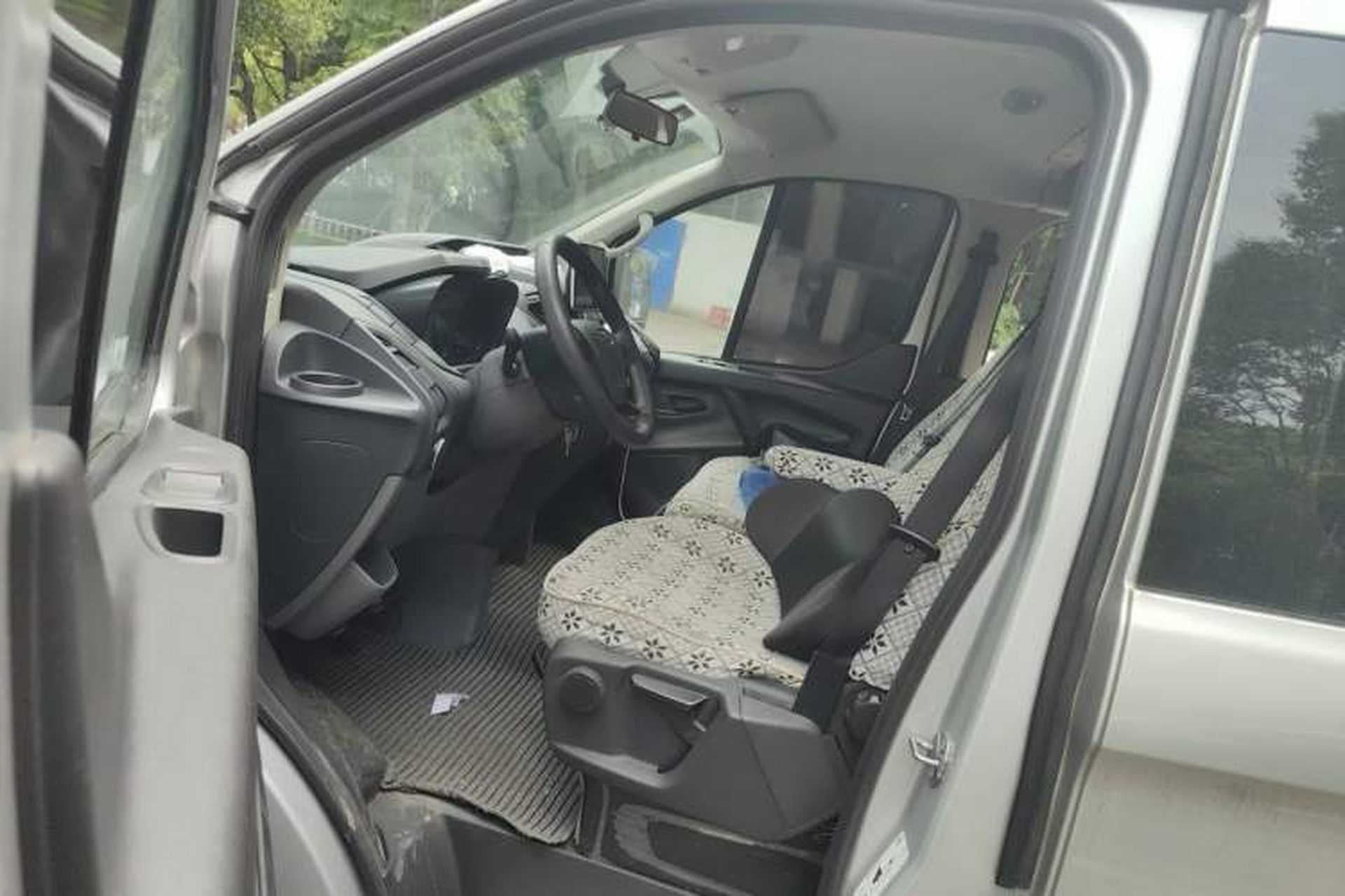 Used Ford Transit 2019 2.0T Diesel Multi-Purpose Commercial Vehicle Mid-Drive Mid-Roof 6-Seater China VI Standard Driver Seat