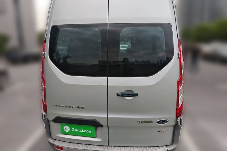 Used Ford Transit 2019 2.0T Diesel Multi-Purpose Commercial Vehicle Short Wheelbase Mid-Roof Design 6-Seater China VI Standard Exterior 4