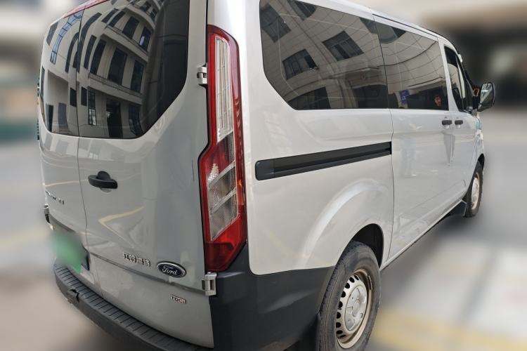 Used Ford Transit 2019 2.0T Diesel Multi-Purpose Commercial Vehicle Short Wheelbase Low Roof 6-Seater China VI Standard Exterior 5
