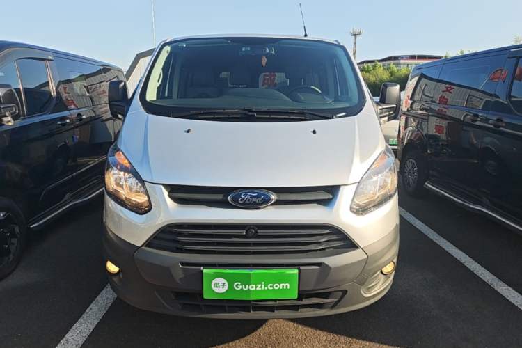 Used Ford Transit 2019 2.0T Gasoline Automatic Multi-Function Commercial Vehicle Short Wheelbase Low Roof 6-Seater China VI Standard Front