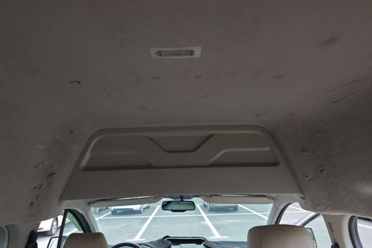 Used Ford Transit 2019 2.0T Diesel Multi-Purpose Commercial Vehicle Short Wheelbase Mid-Roof Design 6-Seater China VI Standard Headliner
