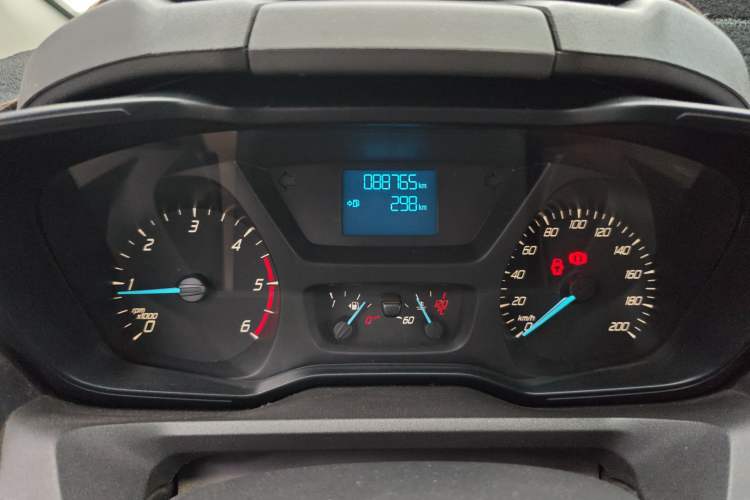 Used Ford Transit 2019 2.0T Diesel Multi-Purpose Commercial Vehicle Short Wheelbase Mid-Roof Design 6-Seater China VI Standard Instrument Cluster