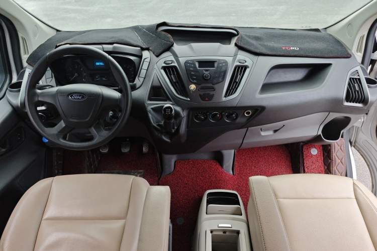 Used Ford Transit 2019 2.0T Diesel Multi-Purpose Commercial Vehicle Short Wheelbase Mid-Roof Design 6-Seater China VI Standard Interior 2