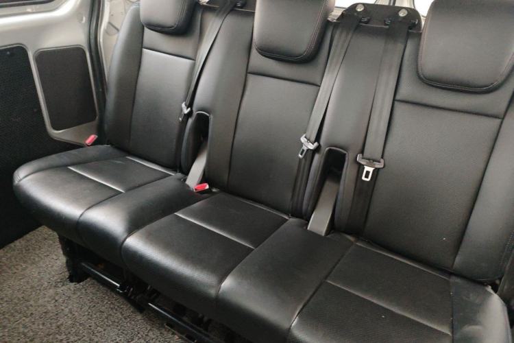 Used Ford Transit 2019 2.0T Diesel Multi-Purpose Commercial Vehicle Short Wheelbase Low Roof 6-Seater China VI Standard Interior 4