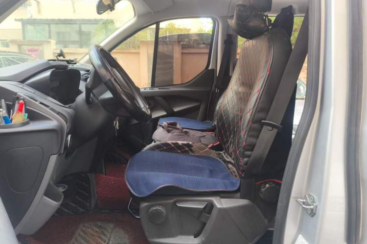 Used Ford Transit 2019 2.0T Diesel Multi-Purpose Commercial Vehicle Short Wheelbase Low Roof 6-Seater China VI Standard Left Front Seat