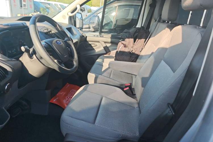 Used Ford Transit 2019 2.0T Gasoline Automatic Multi-Function Commercial Vehicle Short Wheelbase Low Roof 6-Seater China VI Standard Left Front Seat
