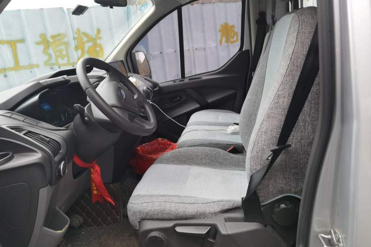Used Ford Transit 2019 2.0T Diesel Multi-Purpose Commercial Vehicle Mid-Drive Mid-Roof 6-Seater China VI Standard Left Front Seat